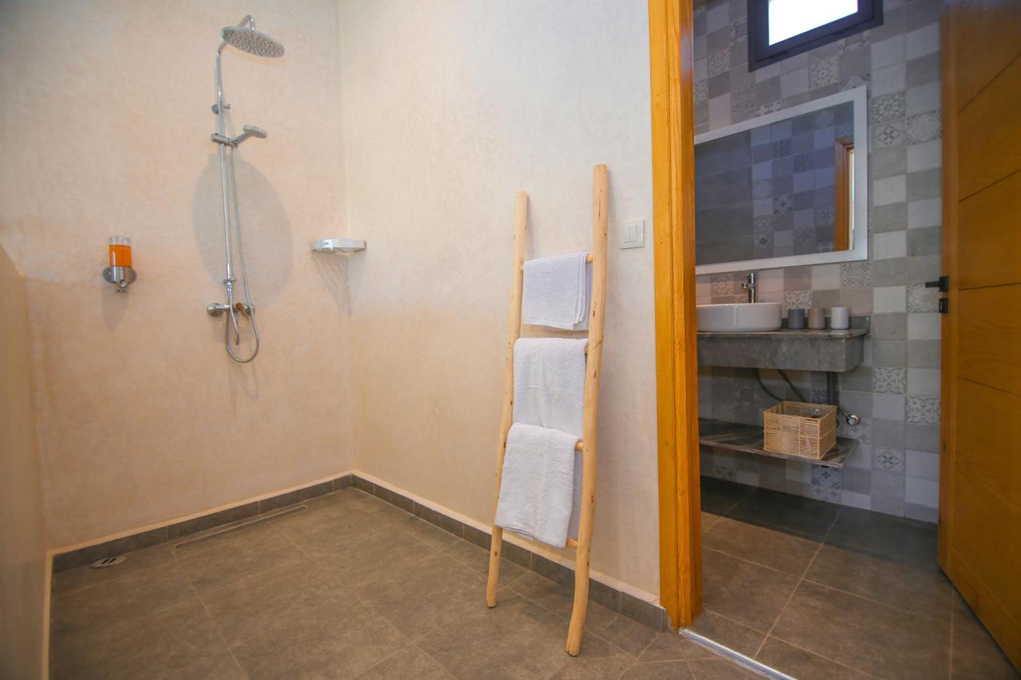 Villa La Rose Bleue - Residence Hoteliere Avec Piscine - Есувейра Екстериор снимка